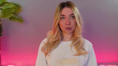 Snapshot of hotjessxx chatting on 01-18-26, 03:27 Maria online show from 01-18-26, 03:27