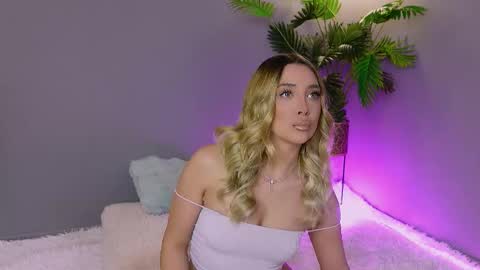 Snapshot of hotjessxx chatting on 03-19-26, 09:13 Maria online show from 03-19-26, 09:13