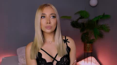 Snapshot of hotjessxx chatting on 05-02-26, 04:50 Maria online show from 05-02-26, 04:50