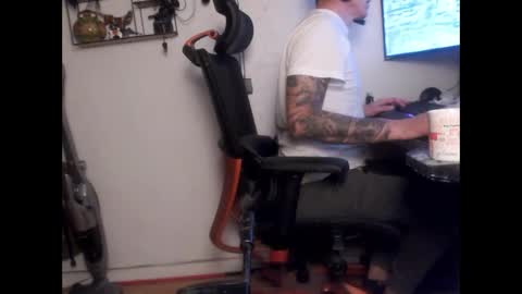 Snapshot of hotkinkytat chatting on 03-02-25, 09:32 hotkinkytat online show from 03-02-25, 09:32