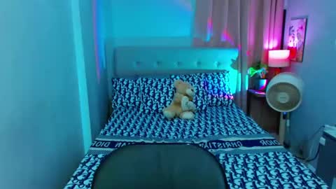 Layla online show from 02-16-25, 03:59