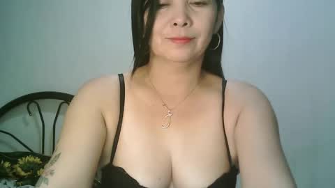 Snapshot of hotmamajen4u chatting on 01-10-26, 12:23 hotmamajen4u online show from 01-10-26, 12:23