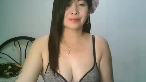 Snapshot of hotmamajen4u chatting on 01-11-26, 01:43 hotmamajen4u online show from 01-11-26, 01:43