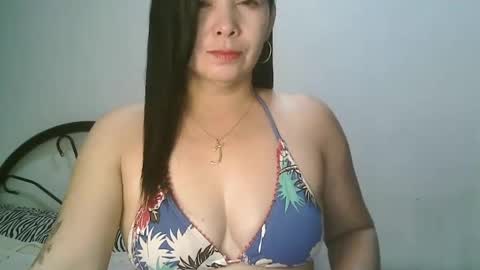Snapshot of hotmamajen4u chatting on 02-12-26, 11:11 hotmamajen4u online show from 02-12-26, 11:11
