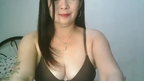 Snapshot of hotmamajen4u chatting on 02-23-26, 01:25 hotmamajen4u online show from 02-23-26, 01:25