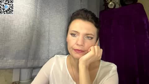 hotmamaqueen234 online show from 05-25-26, 09:10
