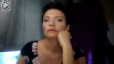 hotmamaqueen234 online show from 06-11-26, 10:46