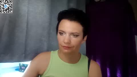 hotmamaqueen234 online show from 06-12-26, 12:26