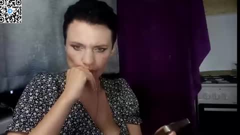 hotmamaqueen234 online show from 06-25-26, 11:53