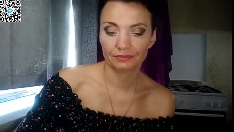 hotmamaqueen234 online show from 07-03-26, 12:00