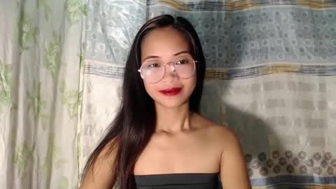Snapshot of hotmom_gia chatting on 02-11-25, 12:37 hotmom_gia online show from 02-11-25, 12:37