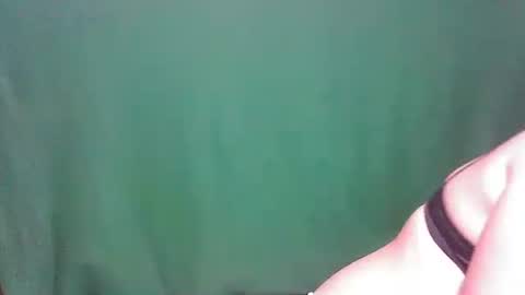 Snapshot of hotmompinay30 chatting on 09-15-25, 06:02 flor online show from 09-15-25, 06:02