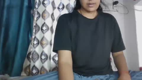 lola online show from 10-27-25, 06:28