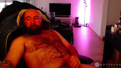 Snapshot of hotokar chatting on 12-14-25, 11:15 Hotokkar online show from 12-14-25, 11:15