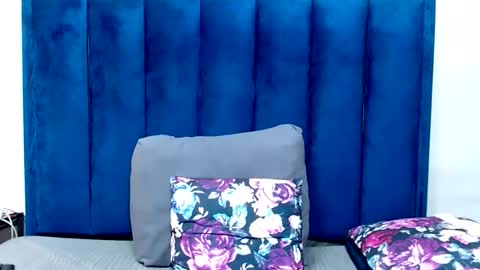 hotsmalltitsx online show from 04-10-26, 08:02