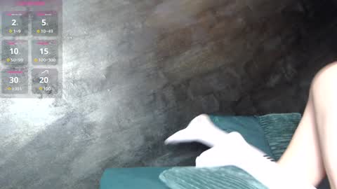 Snapshot of hotstufxx chatting on 01-19-25, 06:43 Celine online show from 01-19-25, 06:43