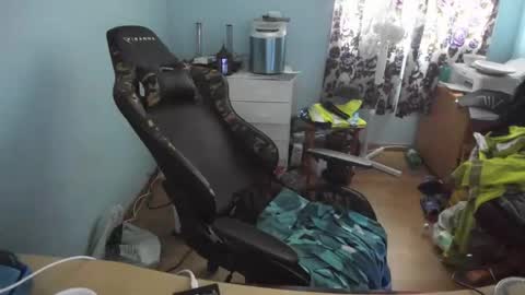 hot online show from 10-16-25, 03:02