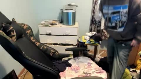 hot online show from 11-30-25, 08:40