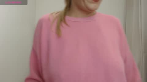 Snapshot of hott_eryka chatting on 02-08-25, 05:29 Eryka online show from 02-08-25, 05:29