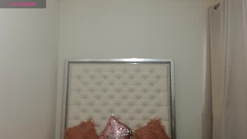 Snapshot of hott_eryka chatting on 02-13-25, 10:02 Eryka online show from 02-13-25, 10:02