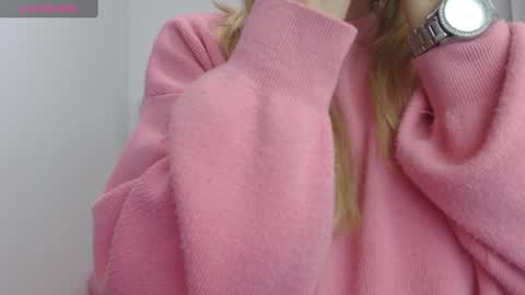 Snapshot of hott_eryka chatting on 02-16-25, 05:59 Eryka online show from 02-16-25, 05:59