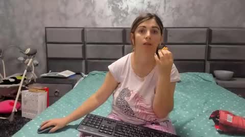 hottalicia2 online show from 12-08-24, 12:18