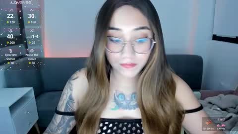 Snapshot of hottbee1 chatting on 12-02-25, 09:21 AMY online show from 12-02-25, 09:21