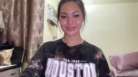 Snapshot of hottest_katarinaxxx chatting on 12-03-25, 06:54 katarina online show from 12-03-25, 06:54