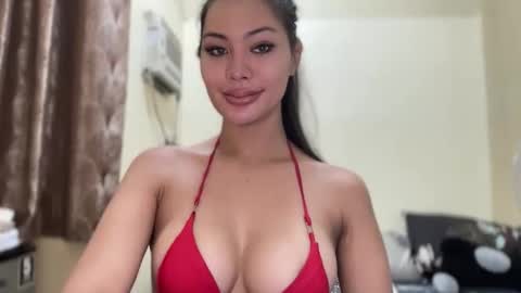 Snapshot of hottest_katarinaxxx chatting on 01-13-26, 02:39 katarina online show from 01-13-26, 02:39