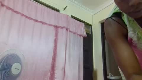 hottie_mammy online show from 12-01-25, 05:45