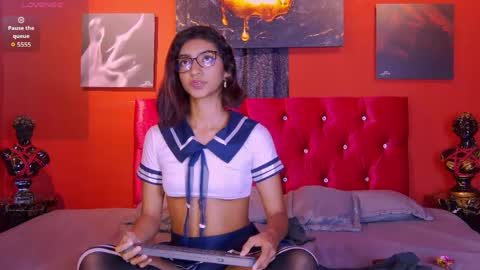 Veronica independent model online show from 04-10-26, 08:35