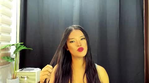 Maxine online show from 11-28-25, 03:09