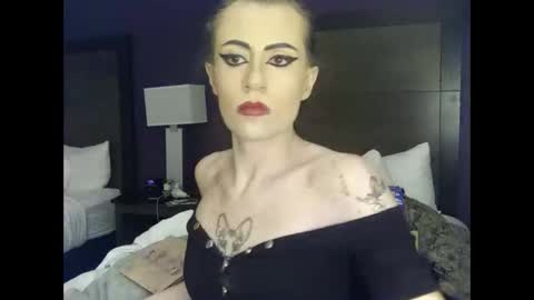 Snapshot of hottiefrmhell97 chatting on 03-16-26, 05:44 Lucky online show from 03-16-26, 05:44