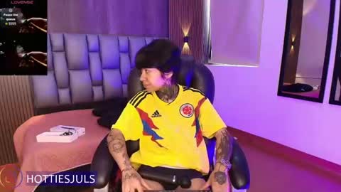 Juls online show from 06-21-26, 06:32