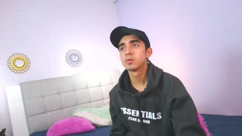 hottiie_guy online show from 11-05-25, 05:46