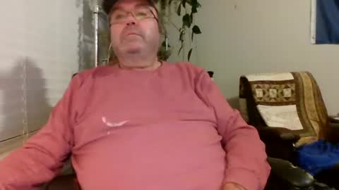 Snapshot of hottop_1981 chatting on 12-10-24, 02:05 Hottop 1981 online show from 12-10-24, 02:05