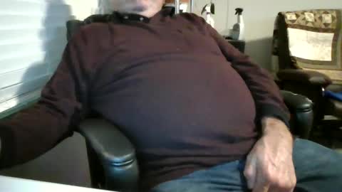 Snapshot of hottop_1981 chatting on 12-26-24, 12:14 Hottop 1981 online show from 12-26-24, 12:14