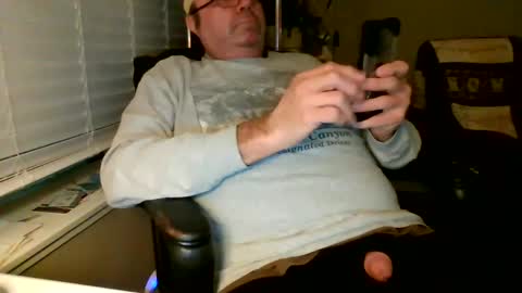 Snapshot of hottop_1981 chatting on 02-04-25, 12:40 Hottop 1981 online show from 02-04-25, 12:40