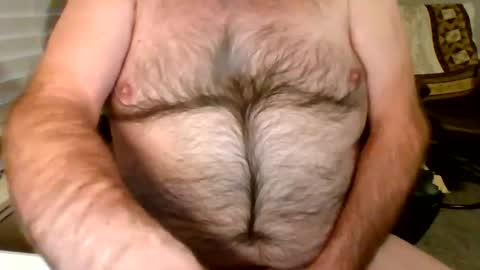 Snapshot of hottop_1981 chatting on 11-26-25, 01:06 Hottop 1981 online show from 11-26-25, 01:06