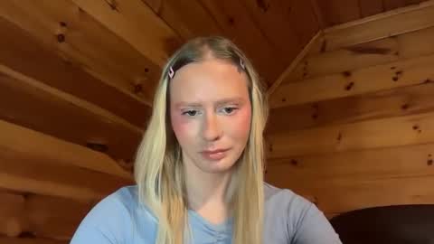 Snapshot of hottransgirlie chatting on 01-19-25, 09:33 HotTransGirlie online show from 01-19-25, 09:33