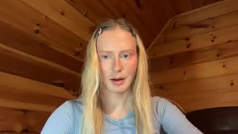 Snapshot of hottransgirlie chatting on 01-20-25, 10:18 HotTransGirlie online show from 01-20-25, 10:18