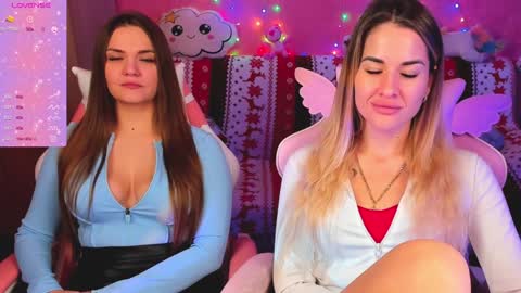 Snapshot of hotty_girls_here chatting on 01-11-25, 06:35 Ivanna and Jessica online show from 01-11-25, 06:35