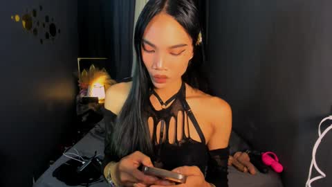 Hi i am Jane half vietnamese and half pinay and would like to meet good person here XOXO online show from 05-28-26, 05:54