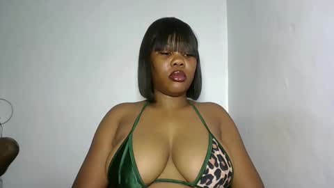 hotty_lora889 online show from 03-10-26, 08:41