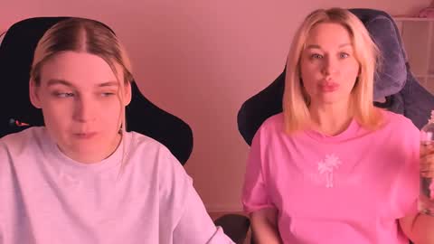 Nessie and Jessie online show from 01-03-25, 06:57