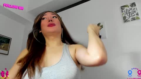 crishinahotty online show from 12-25-24, 09:02