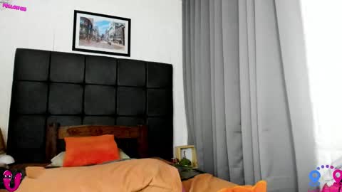 crishinahotty online show from 11-15-25, 02:31