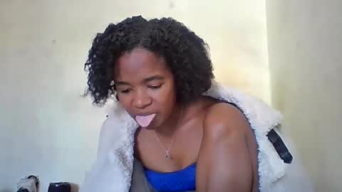 hotvanessa98 online show from 05-08-26, 06:19