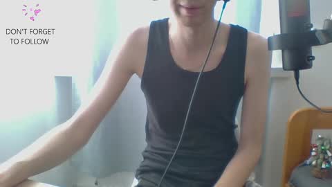 Snapshot of houdenni chatting on 02-03-25, 11:09 twinkie online show from 02-03-25, 11:09