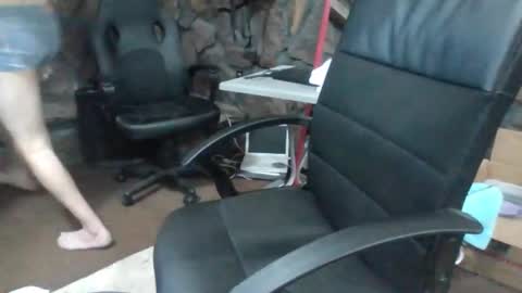 Snapshot of houstonbored chatting on 11-24-25, 09:25 houstonbored online show from 11-24-25, 09:25